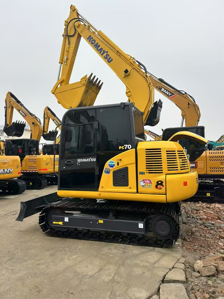 KOMATSU PC70 - حفارات زحافة: صور 4 KOMATSU PC70 - حفارات زحافة: صور 4