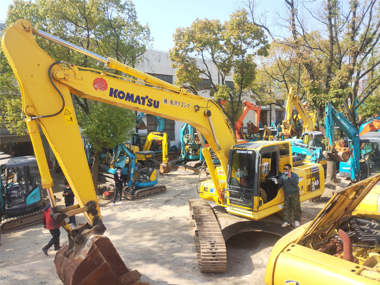 Komatsu Crawler Excavator PC240-8 - حفارات زحافة: صور 5 Komatsu Crawler Excavator PC240-8 - حفارات زحافة: صور 5