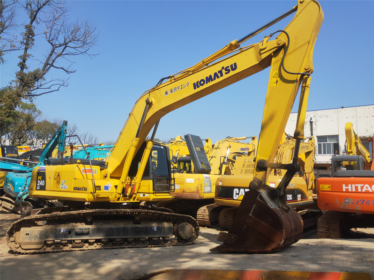Komatsu Crawler Excavator PC240-8 - حفارات زحافة: صور 1 Komatsu Crawler Excavator PC240-8 - حفارات زحافة: صور 1