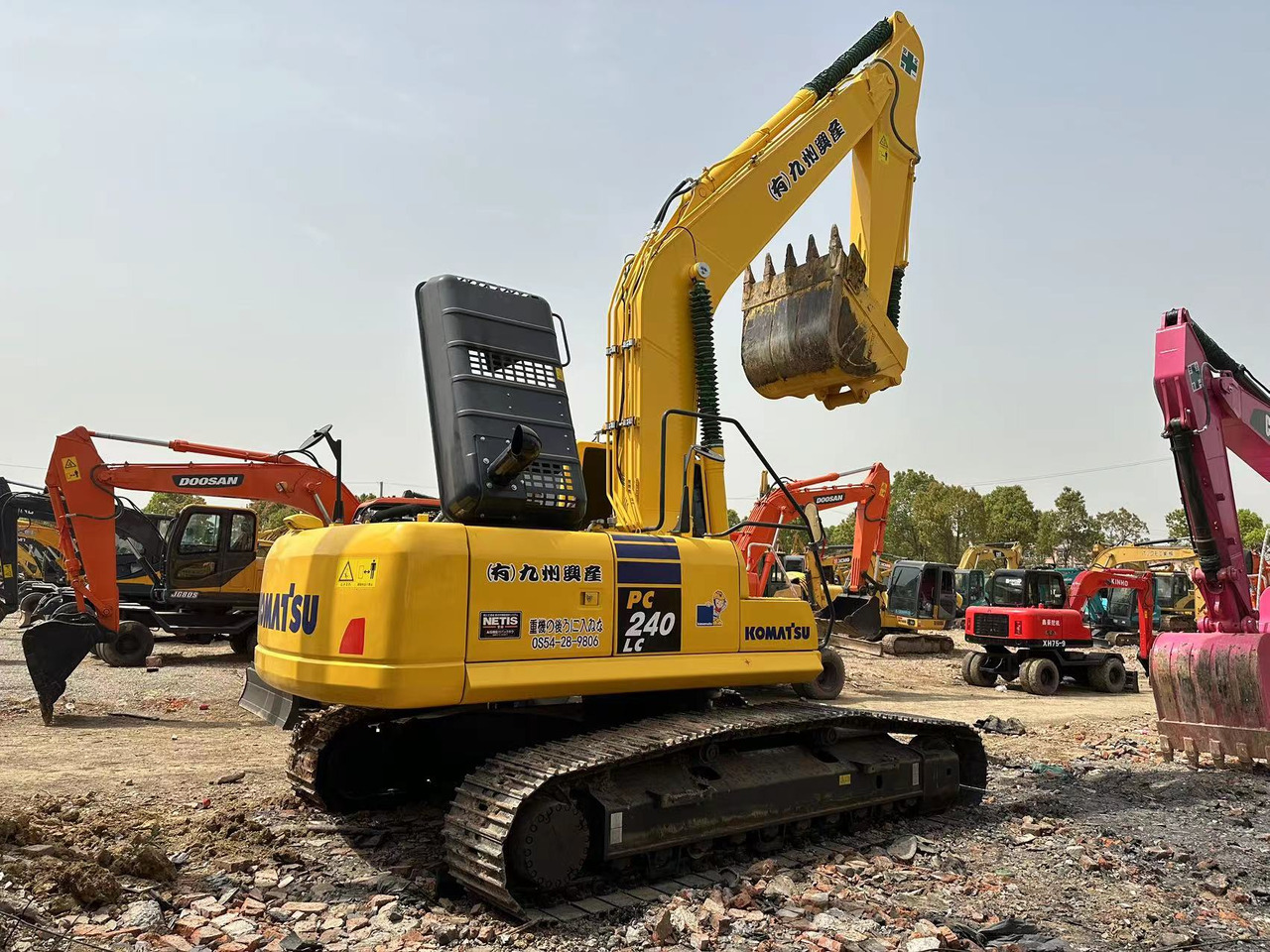 Komatsu Crawler excavator PC240 for Sale - حفارات زحافة: صور 1 Komatsu Crawler excavator PC240 for Sale - حفارات زحافة: صور 1