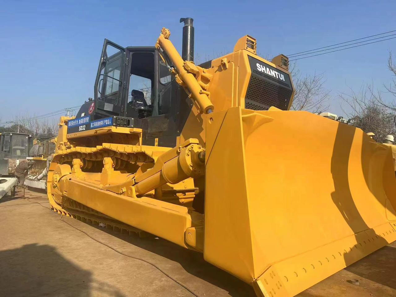 SHANTUI Bulldozer SD32 - بلدوزر: صور 1 SHANTUI Bulldozer SD32 - بلدوزر: صور 1