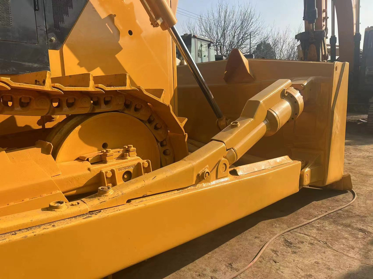 SHANTUI Bulldozer SD32 - بلدوزر: صور 3 SHANTUI Bulldozer SD32 - بلدوزر: صور 3