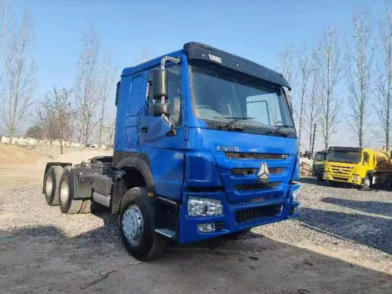 SINOTRUK HOWO 6x4 Tractor Unit Click for Discount - شاحنة جرار: صور 1 SINOTRUK HOWO 6x4 Tractor Unit Click for Discount - شاحنة جرار: صور 1