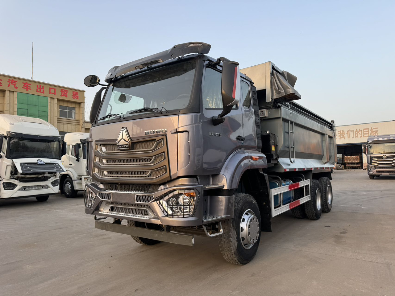 SINOTRUK HOWO NX430 6X4 - قلابات: صور 1 SINOTRUK HOWO NX430 6X4 - قلابات: صور 1