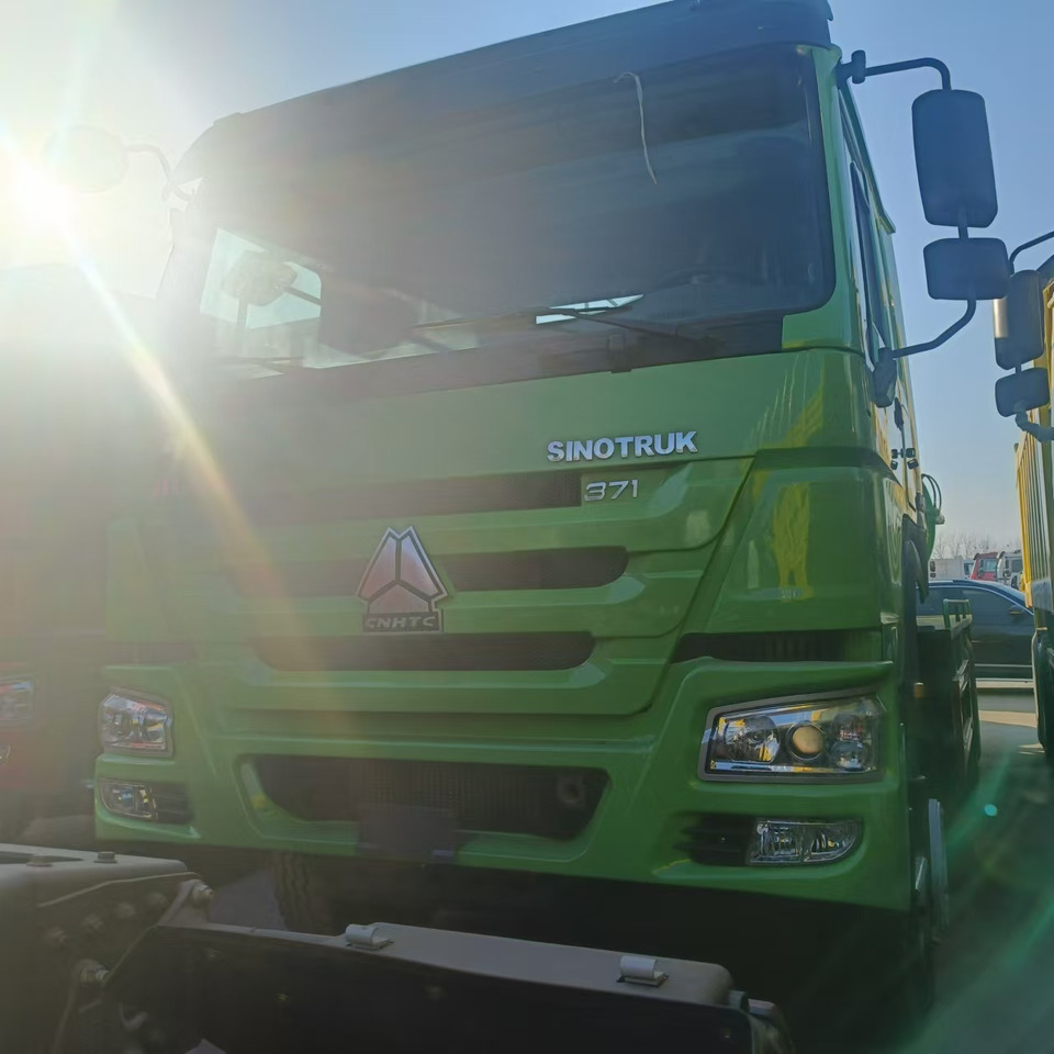 SINOTRUK HOWO Sewage Suction Truck 6*4 Click Here for Discount - فراغ شاحنة: صور 4 SINOTRUK HOWO Sewage Suction Truck 6*4 Click Here for Discount - فراغ شاحنة: صور 4