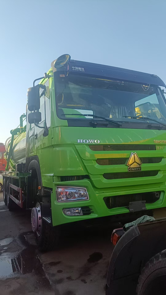 SINOTRUK HOWO Sewage Suction Truck 6*4 Click Here for Discount - فراغ شاحنة: صور 2 SINOTRUK HOWO Sewage Suction Truck 6*4 Click Here for Discount - فراغ شاحنة: صور 2