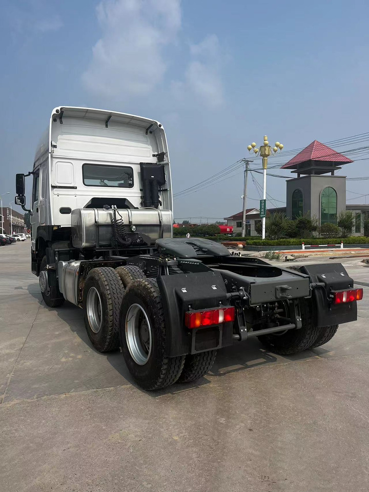 SINOTRUK HOWO Tractor 6*4 Click for Discount - شاحنة جرار: صور 4 SINOTRUK HOWO Tractor 6*4 Click for Discount - شاحنة جرار: صور 4