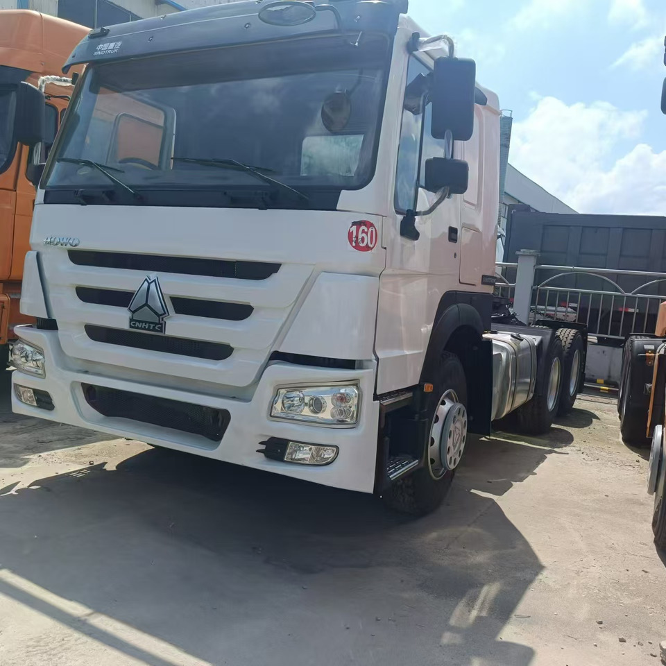SINOTRUK HOWO Tractor Unit Right-hand Click for discount - شاحنة جرار: صور 2 SINOTRUK HOWO Tractor Unit Right-hand Click for discount - شاحنة جرار: صور 2