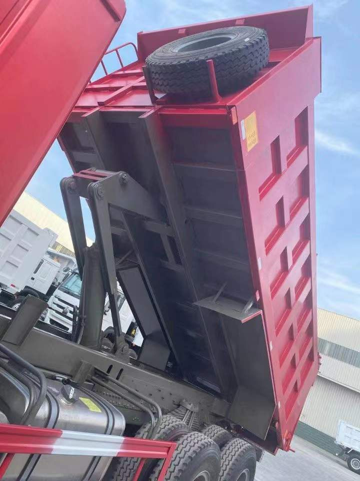 SINOTRUK Howo 371 6X4 click here for DISCOUNT - قلابات: صور 3 SINOTRUK Howo 371 6X4 click here for DISCOUNT - قلابات: صور 3