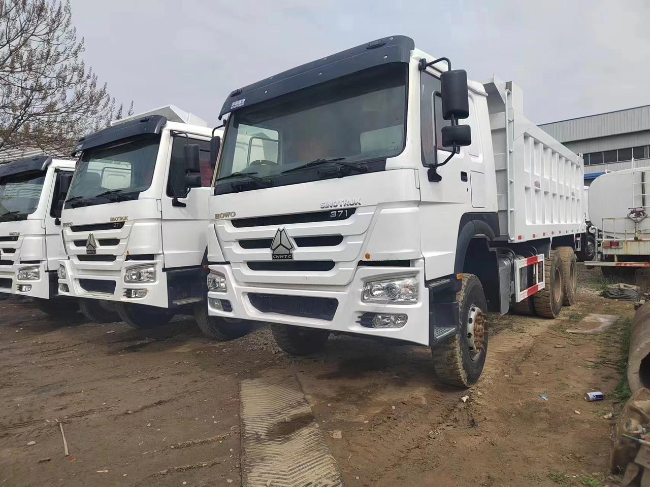 Sino HOWO 6x4 Dump Truck Click for Discount - قلابات: صور 3 Sino HOWO 6x4 Dump Truck Click for Discount - قلابات: صور 3