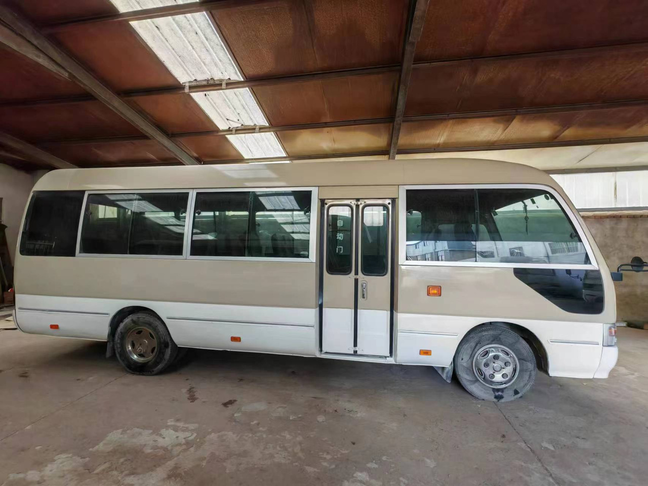 TOYOTA Coach Mini Bus 26 Seats Click Here for Discount - سياحية حافلة: صور 1 TOYOTA Coach Mini Bus 26 Seats Click Here for Discount - سياحية حافلة: صور 1
