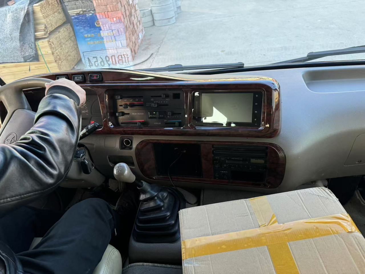 TOYOTA Coaster Bus 22Seats - سياحية حافلة: صور 4 TOYOTA Coaster Bus 22Seats - سياحية حافلة: صور 4