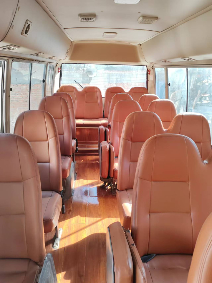 TOYOTA Whit Mini Bus Click for Discount - سياحية حافلة: صور 5 TOYOTA Whit Mini Bus Click for Discount - سياحية حافلة: صور 5