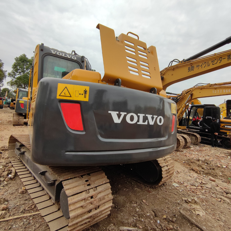 VOLVO EC140B - حفارات زحافة: صور 5 VOLVO EC140B - حفارات زحافة: صور 5