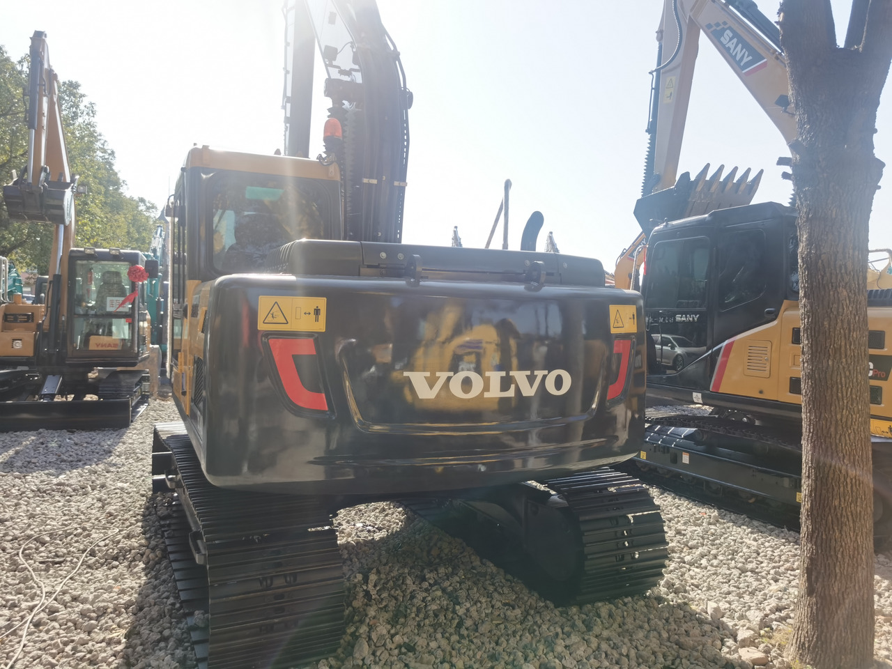 VOLVO EC140DL - حفارات زحافة: صور 5 VOLVO EC140DL - حفارات زحافة: صور 5