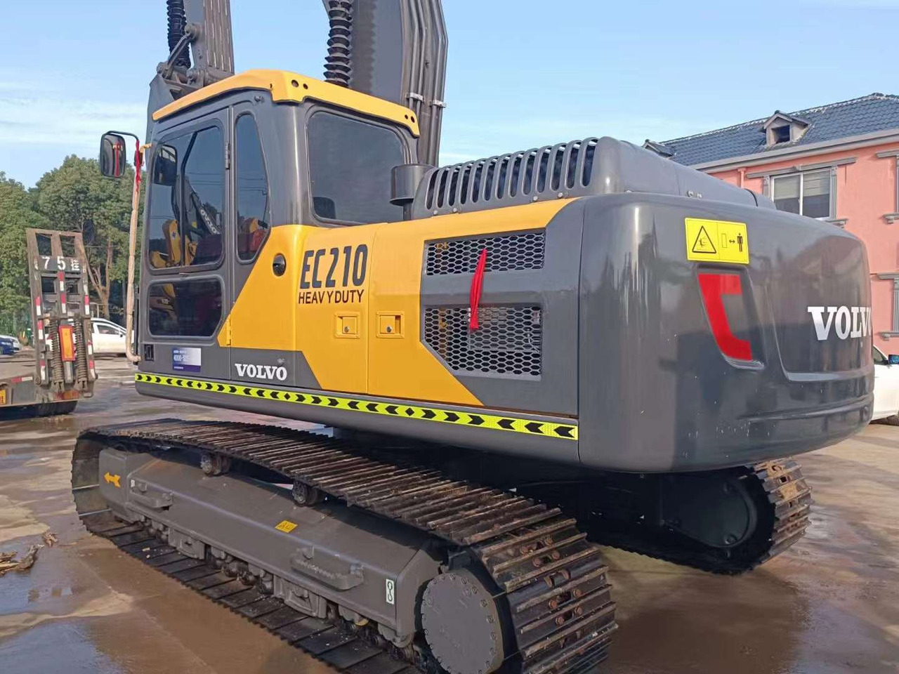 VOLVO EC210 Excavator Click for Discount - حفارة: صور 3 VOLVO EC210 Excavator Click for Discount - حفارة: صور 3