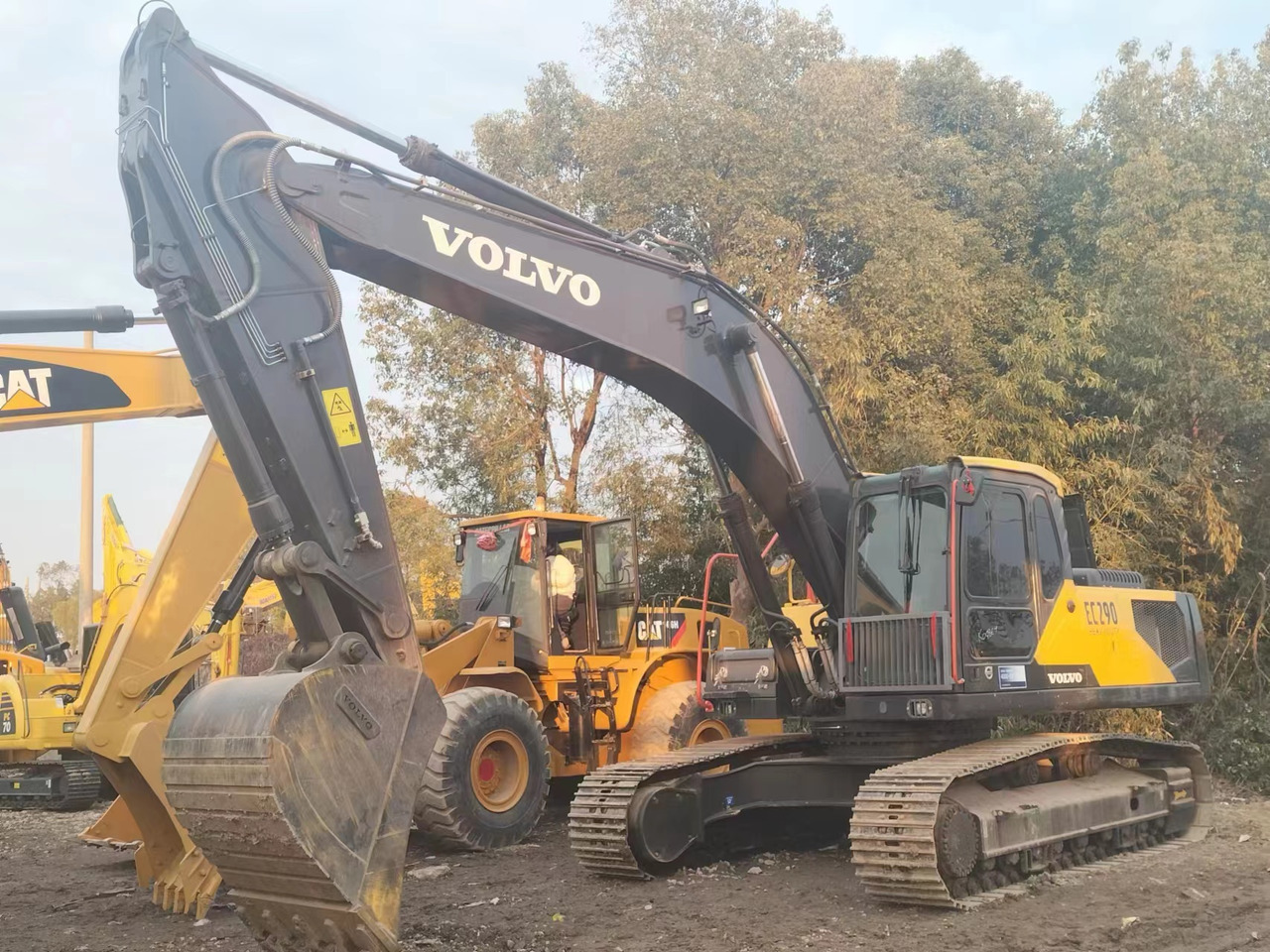 VOLVO EC290 Excavator Click for Discount - حفارة: صور 3 VOLVO EC290 Excavator Click for Discount - حفارة: صور 3