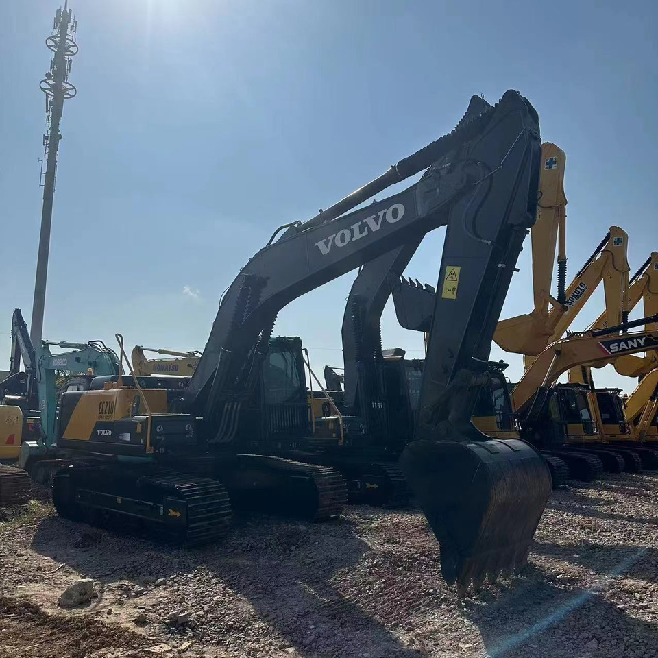 VOLVO Excavator EC210B Click for Discount - حفارة: صور 3 VOLVO Excavator EC210B Click for Discount - حفارة: صور 3