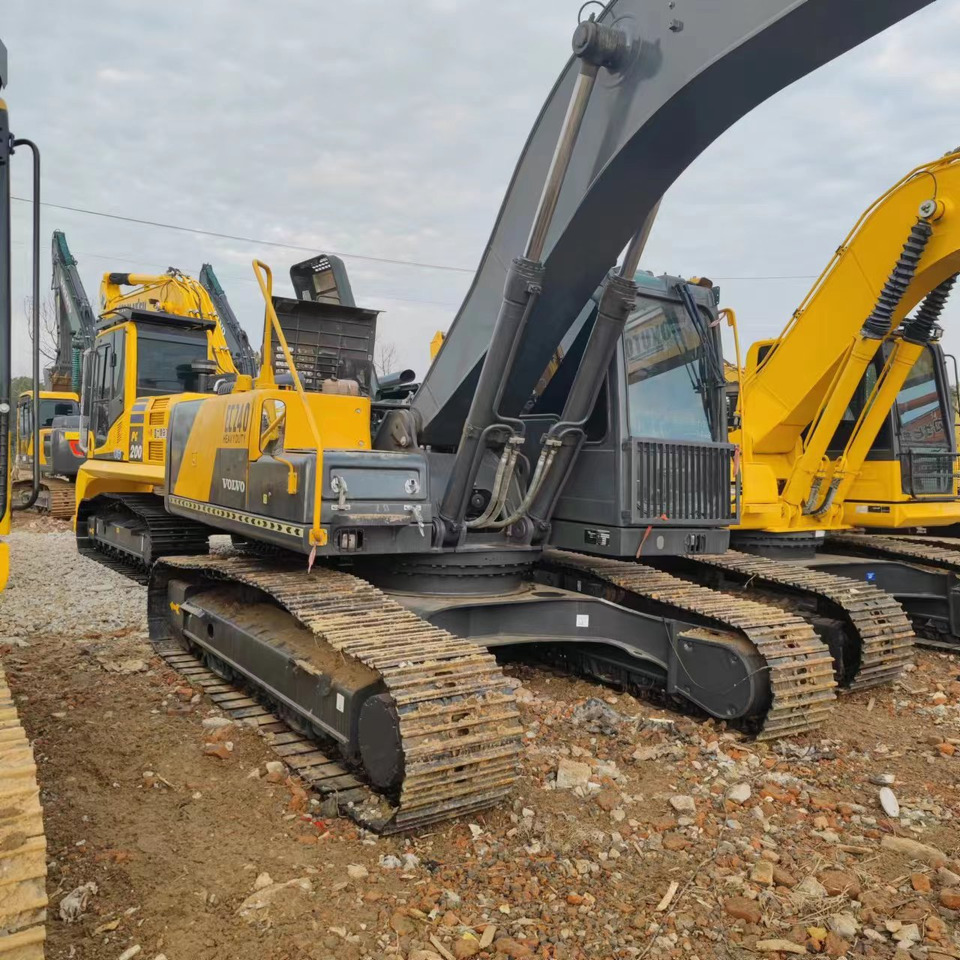 حفارة VOLVO Excavator EC240 Click for Discount: صور 6 حفارة VOLVO Excavator EC240 Click for Discount: صور 6