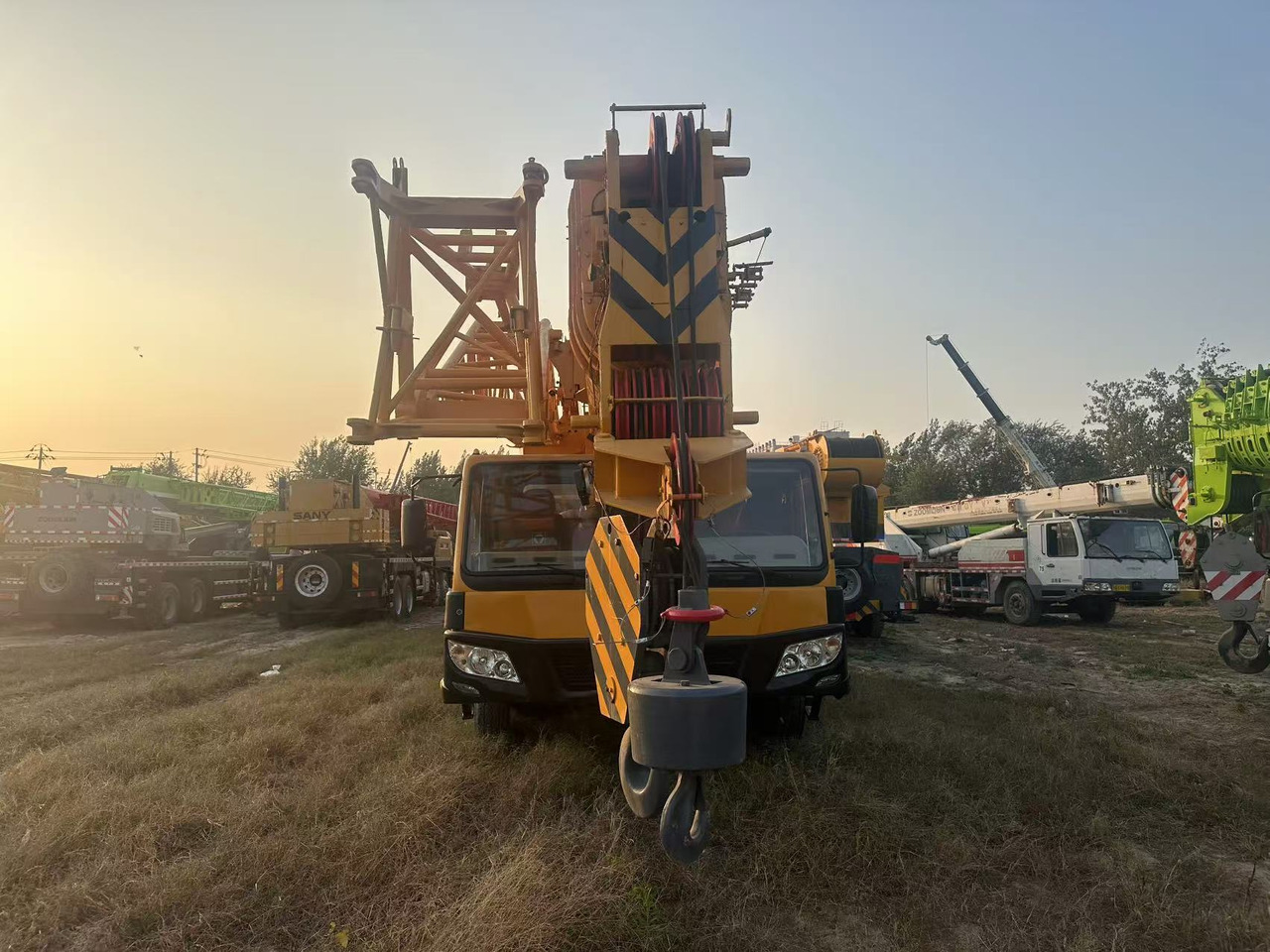 الرافعة XCMG Crane QY100: صور 6 الرافعة XCMG Crane QY100: صور 6