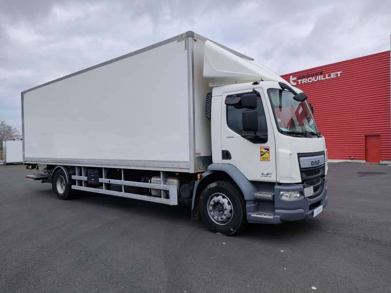 Camion Porteur 19 TONNES 280 CV HAYON PORTE RELEVANTE - بصندوق مغلق شاحنة: صور 1 Camion Porteur 19 TONNES 280 CV HAYON PORTE RELEVANTE - بصندوق مغلق شاحنة: صور 1