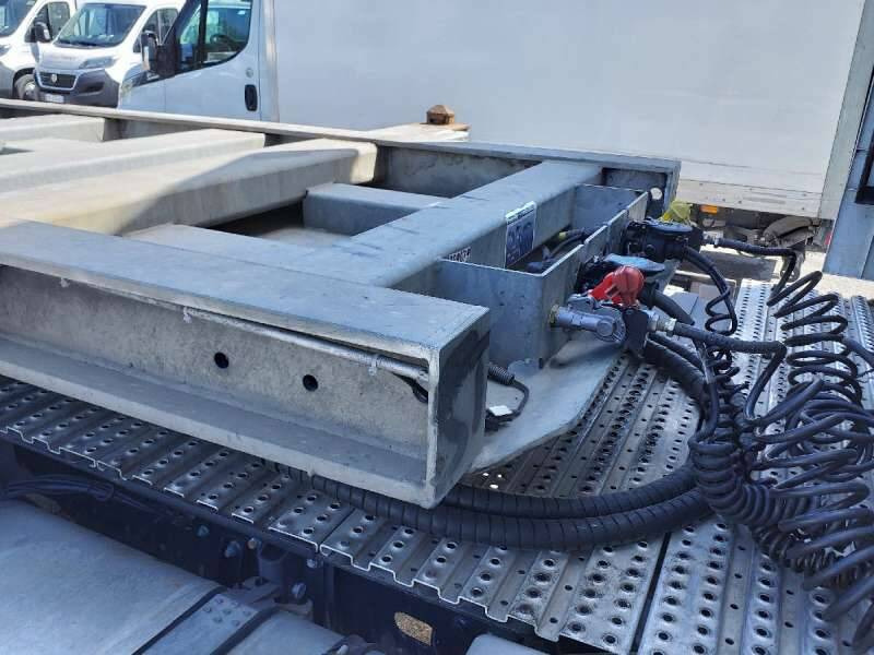 Semi-remorque 3 Essieux 38 TONNES CHARIOT COULISSANT - شاحنات الحاويات/ جسم علوي قابل للتغيير نصف مقطورة: صور 3 Semi-remorque 3 Essieux 38 TONNES CHARIOT COULISSANT - شاحنات الحاويات/ جسم علوي قابل للتغيير نصف مقطورة: صور 3