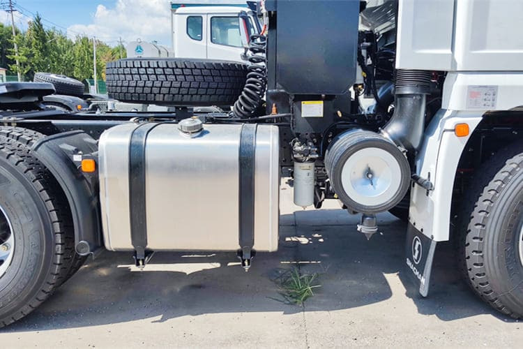 SHACMAN Shacman X3000 Truck Tractor Price for Sale in Tanzania - شاحنة جرار: صور 5 SHACMAN Shacman X3000 Truck Tractor Price for Sale in Tanzania - شاحنة جرار: صور 5