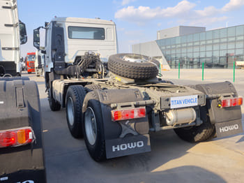 SINOTRUK 6x4 Sino Howo Truck for Sale in Sierra Leone - شاحنة جرار: صور 4 SINOTRUK 6x4 Sino Howo Truck for Sale in Sierra Leone - شاحنة جرار: صور 4
