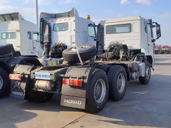 SINOTRUK 6x4 Sino Howo Truck for Sale in Sierra Leone - شاحنة جرار: صور 2 SINOTRUK 6x4 Sino Howo Truck for Sale in Sierra Leone - شاحنة جرار: صور 2