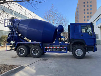 SINOTRUK Cement Mixer Lorry for Sale in Namibia - شاحنة خلاطة خرسانة: صور 5 SINOTRUK Cement Mixer Lorry for Sale in Namibia - شاحنة خلاطة خرسانة: صور 5