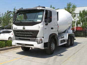 SINOTRUK Concrete Mixer Truck for Sale in Ghana - شاحنة خلاطة خرسانة: صور 4 SINOTRUK Concrete Mixer Truck for Sale in Ghana - شاحنة خلاطة خرسانة: صور 4