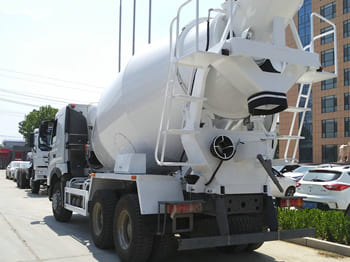 SINOTRUK Concrete Mixer Truck for Sale in Ghana - شاحنة خلاطة خرسانة: صور 3 SINOTRUK Concrete Mixer Truck for Sale in Ghana - شاحنة خلاطة خرسانة: صور 3