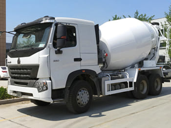 SINOTRUK Concrete Mixer Truck for Sale in Ghana - شاحنة خلاطة خرسانة: صور 1 SINOTRUK Concrete Mixer Truck for Sale in Ghana - شاحنة خلاطة خرسانة: صور 1