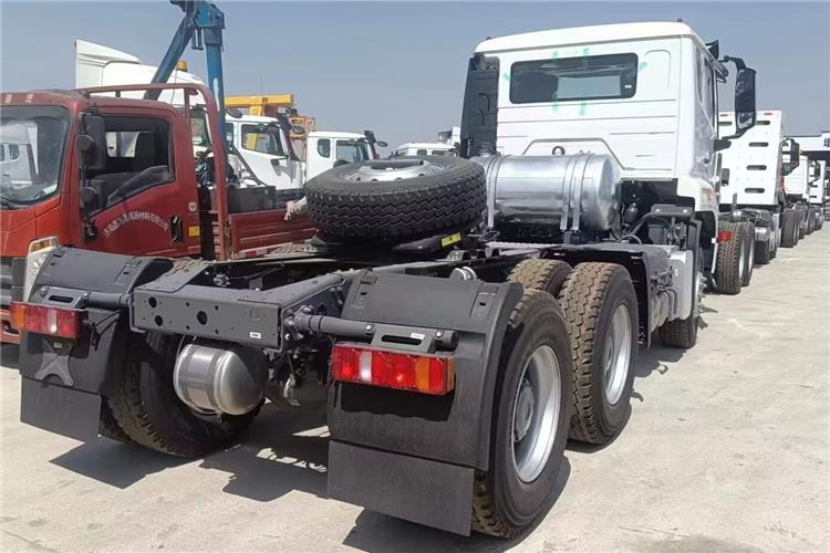 SINOTRUK Hohan NX Truck Price 371 hp 10 Wheeler for Sale In Tanzania - شاحنة جرار: صور 5 SINOTRUK Hohan NX Truck Price 371 hp 10 Wheeler for Sale In Tanzania - شاحنة جرار: صور 5