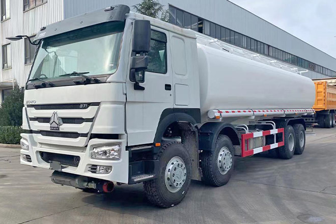 SINOTRUK Howo 371 Petrol Tank Truck Price for Sale in Saudi Arabia - شاحنة صهريج: صور 1 SINOTRUK Howo 371 Petrol Tank Truck Price for Sale in Saudi Arabia - شاحنة صهريج: صور 1