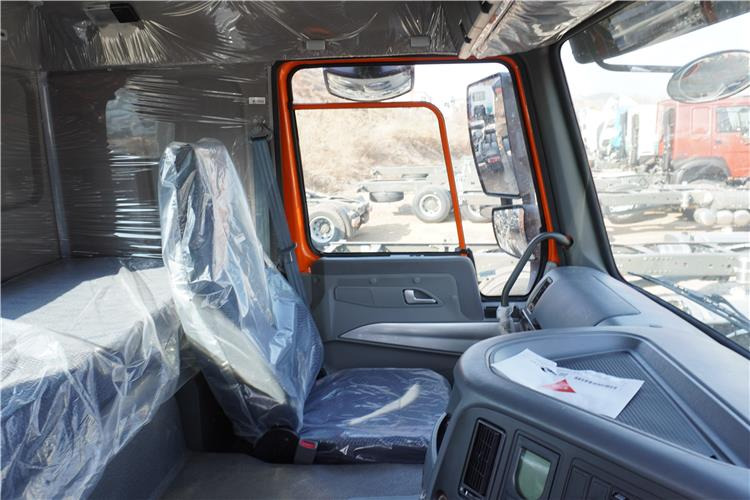 SINOTRUK Howo 371hp 6x4 10 Tires Truck Head for Sale In Jamaica - شاحنة جرار: صور 5 SINOTRUK Howo 371hp 6x4 10 Tires Truck Head for Sale In Jamaica - شاحنة جرار: صور 5