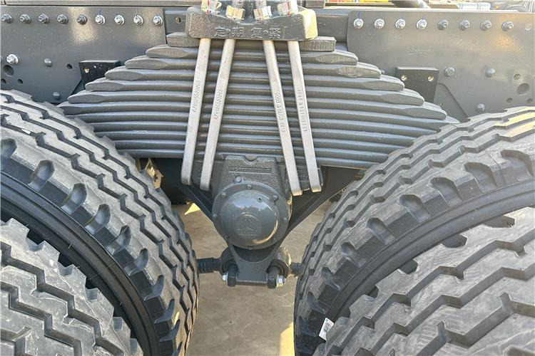 SINOTRUK Howo New Model 371 HP Truck Head for Sale In Zambia - شاحنة جرار: صور 4 SINOTRUK Howo New Model 371 HP Truck Head for Sale In Zambia - شاحنة جرار: صور 4