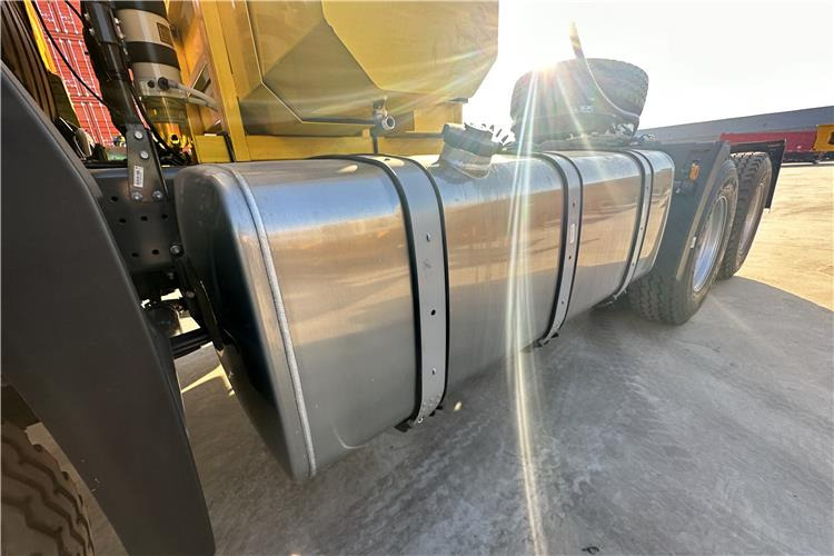 SINOTRUK Howo New Model 371 HP Truck Head for Sale In Zambia - شاحنة جرار: صور 3 SINOTRUK Howo New Model 371 HP Truck Head for Sale In Zambia - شاحنة جرار: صور 3