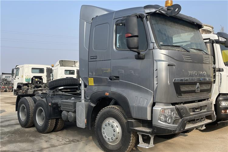 SINOTRUK Howo T7H Truck Head for Sale In Zimbabwe - شاحنة جرار: صور 2 SINOTRUK Howo T7H Truck Head for Sale In Zimbabwe - شاحنة جرار: صور 2