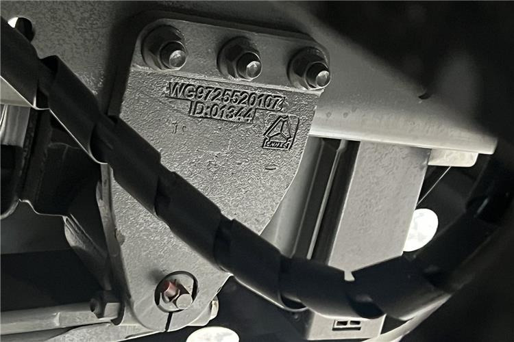 SINOTRUK Howo Truck Price - 400hp 10 Wheeler for Sale In Cameroon - شاحنة جرار: صور 4 SINOTRUK Howo Truck Price - 400hp 10 Wheeler for Sale In Cameroon - شاحنة جرار: صور 4