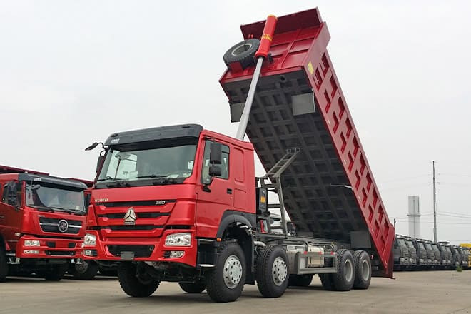 SINOTRUK Sinotruk Howo 380 8X4 Dump Truck for Sale in Senegal - قلابات: صور 1 SINOTRUK Sinotruk Howo 380 8X4 Dump Truck for Sale in Senegal - قلابات: صور 1