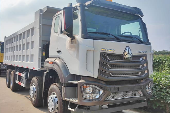 SINOTRUK Sinotruk Howo 8x4 Dump Truck for Sale in Guinea - قلابات: صور 1 SINOTRUK Sinotruk Howo 8x4 Dump Truck for Sale in Guinea - قلابات: صور 1