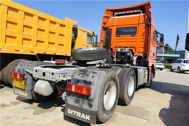 Sinotruk Used Sitrak Tractor Truck 6x4 for Sale In Uganda - شاحنة جرار: صور 2 Sinotruk Used Sitrak Tractor Truck 6x4 for Sale In Uganda - شاحنة جرار: صور 2