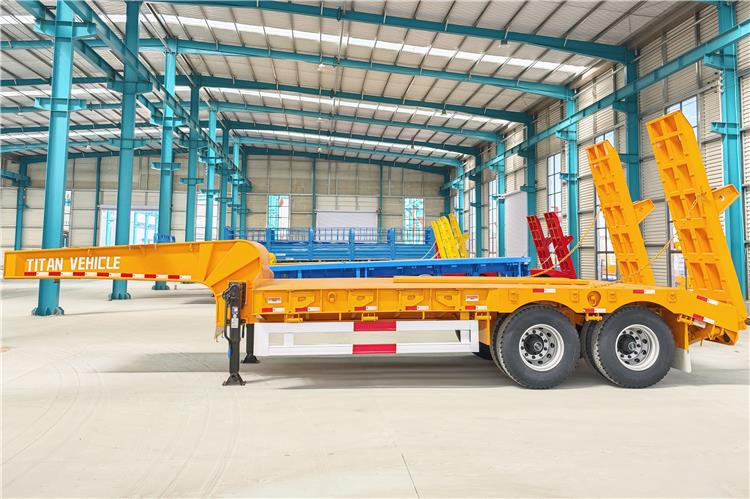 TITAN 2 Axle Low Loader Truck Trailer for Sale In Uganda - عربة مسطحة منخفضة نصف مقطورة: صور 2 TITAN 2 Axle Low Loader Truck Trailer for Sale In Uganda - عربة مسطحة منخفضة نصف مقطورة: صور 2