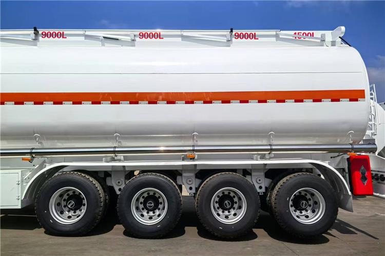 TITAN 4 Axle 50000 Liters Monoblock Tanker Trailer for Sale In Congo - نصف مقطورة صهريج: صور 3 TITAN 4 Axle 50000 Liters Monoblock Tanker Trailer for Sale In Congo - نصف مقطورة صهريج: صور 3