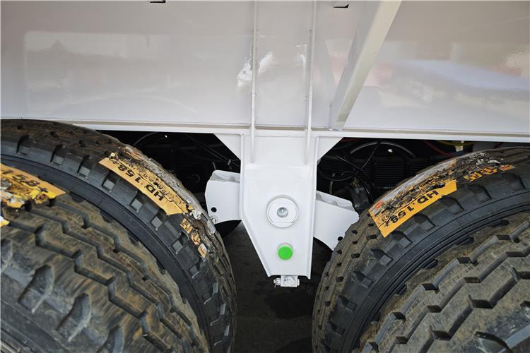 TITAN 4 Axle Livestock Truck Trailer for Sale In Guam - شاحنة نقل المواشي نصف مقطورة: صور 3 TITAN 4 Axle Livestock Truck Trailer for Sale In Guam - شاحنة نقل المواشي نصف مقطورة: صور 3