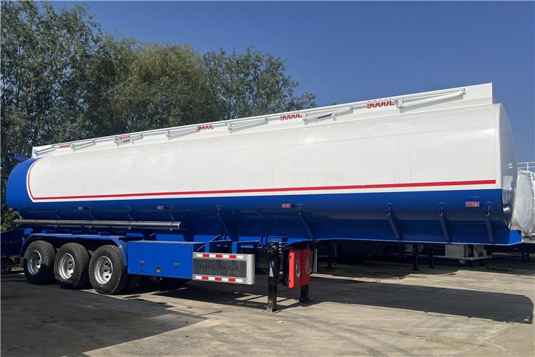 TITAN 45000 Liters Oil Tanker Trailer for Sale In Ghana - نصف مقطورة صهريج: صور 1 TITAN 45000 Liters Oil Tanker Trailer for Sale In Ghana - نصف مقطورة صهريج: صور 1