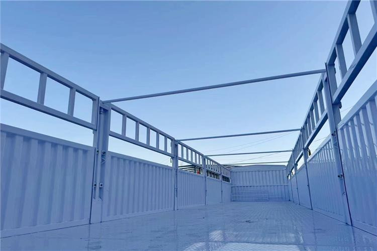 TITAN In Stock 30/40/50 Ton Fence Semi Trailer Transport Cargo Bulk In Senegal - شاحنة نقل المواشي نصف مقطورة: صور 4 TITAN In Stock 30/40/50 Ton Fence Semi Trailer Transport Cargo Bulk In Senegal - شاحنة نقل المواشي نصف مقطورة: صور 4