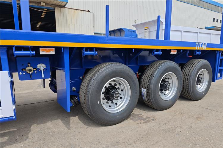 TITAN Tri Axle 40 foot Semi Truck Flatbed Trailer In Sierra Leone - الشاسية نصف مقطورة: صور 4 TITAN Tri Axle 40 foot Semi Truck Flatbed Trailer In Sierra Leone - الشاسية نصف مقطورة: صور 4