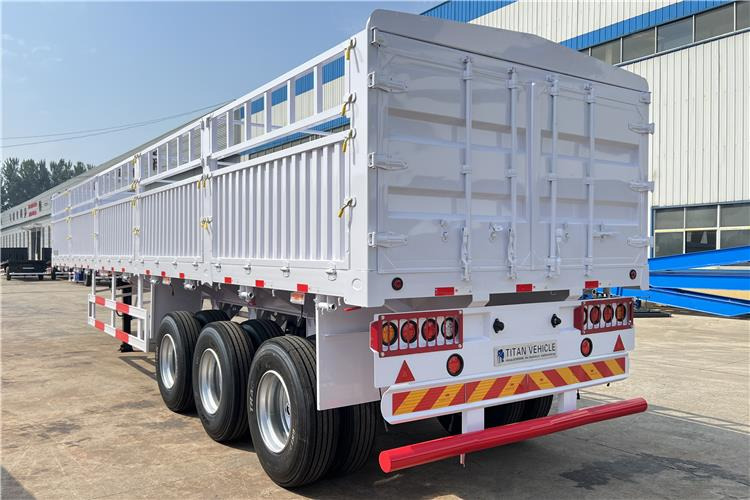 TITAN Tri Axle 60 Ton Fence Cargo Semi Trailer for Sale In Guinea - شاحنة نقل المواشي نصف مقطورة: صور 5 TITAN Tri Axle 60 Ton Fence Cargo Semi Trailer for Sale In Guinea - شاحنة نقل المواشي نصف مقطورة: صور 5